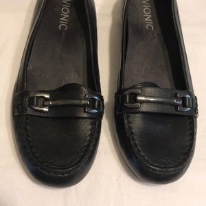 Black Vionic Flats Size 6